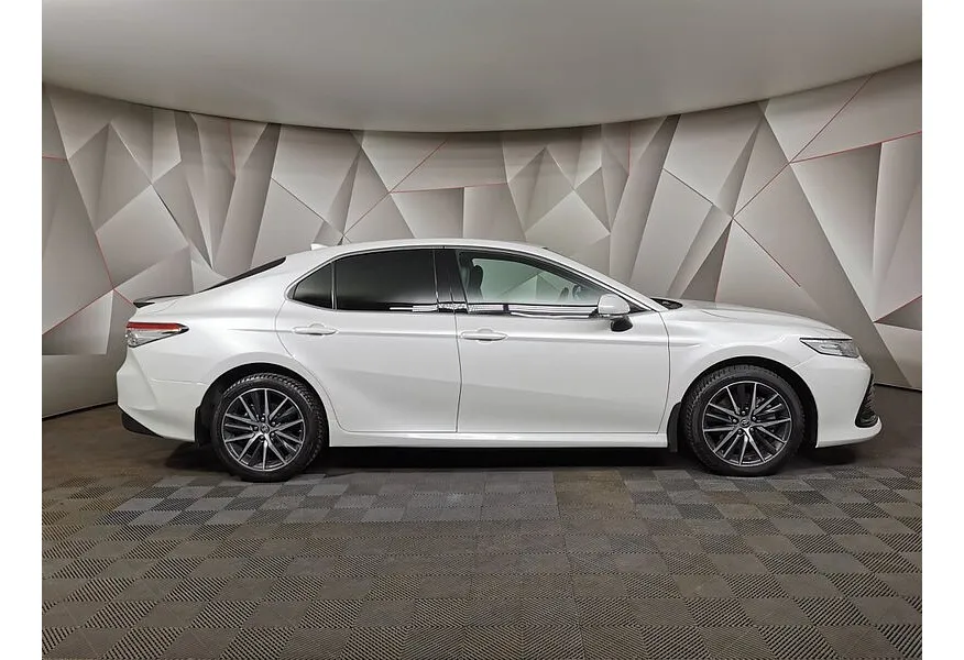Toyota Camry 2.5 AT (200 л.с.) Белый в АВИЛОН. Слайд №4