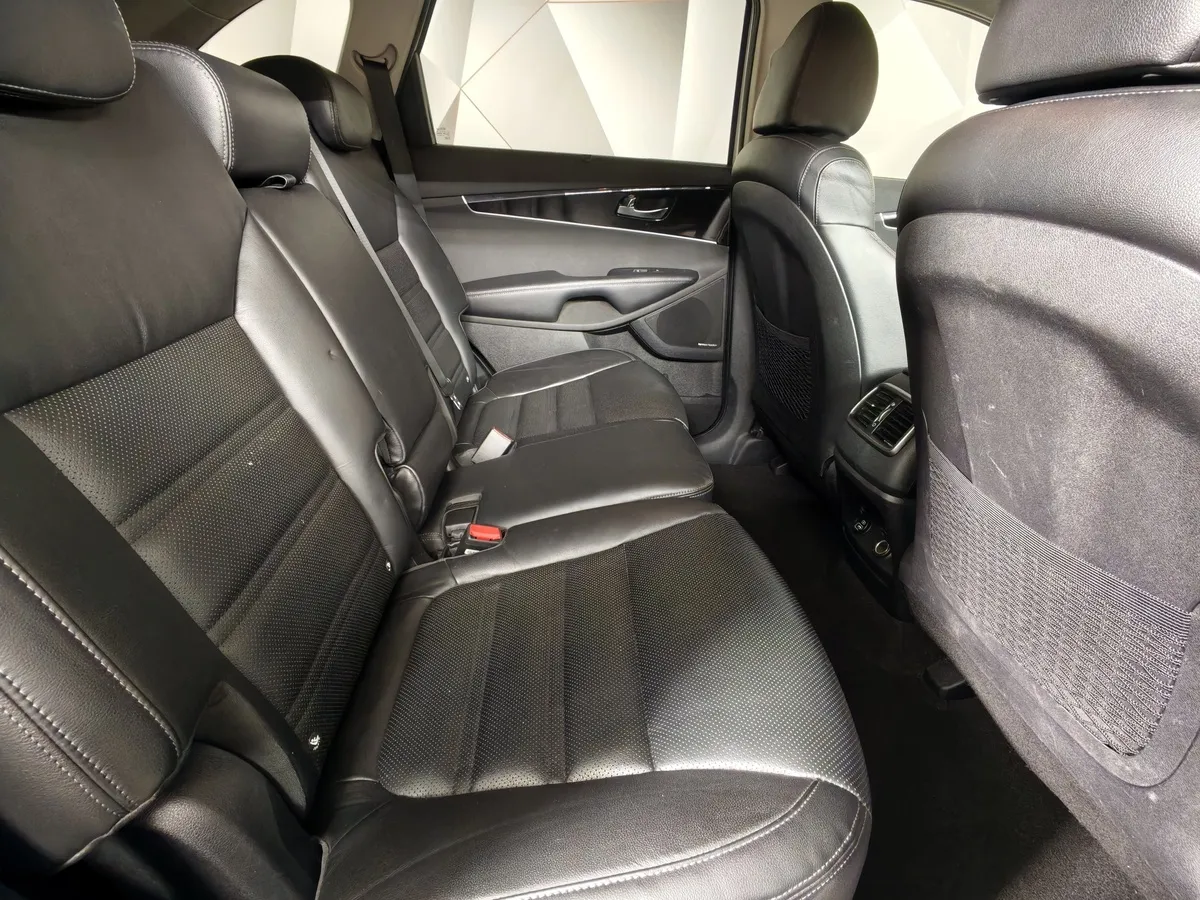 Kia Sorento 2.2 D AT AWD (5 мест) (200 л.с.) Prestige Белый в АВИЛОН. Слайд №16