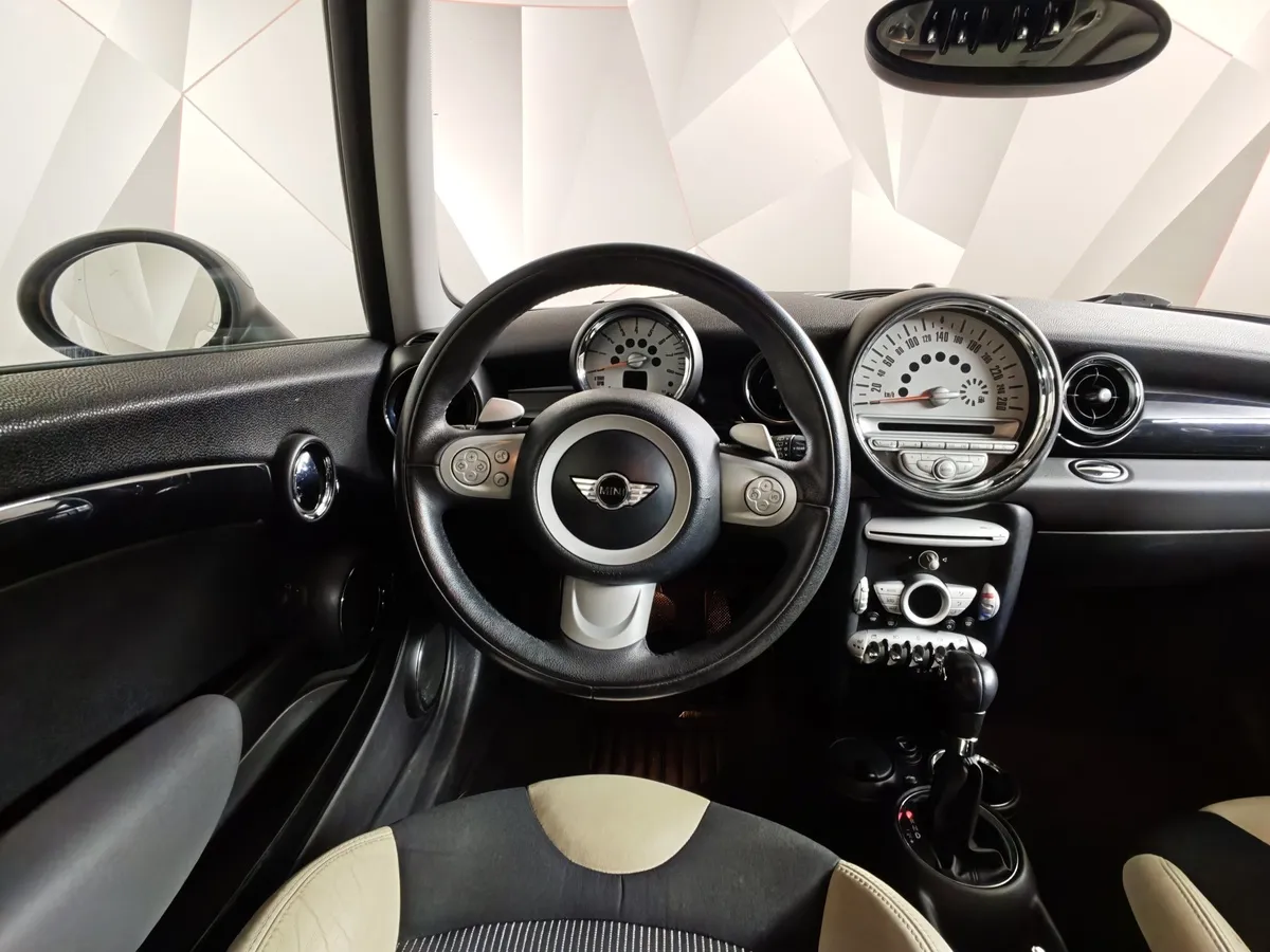 MINI Hatch 1.6 AT (122 л.с.) Желтый в АВИЛОН. Слайд №15