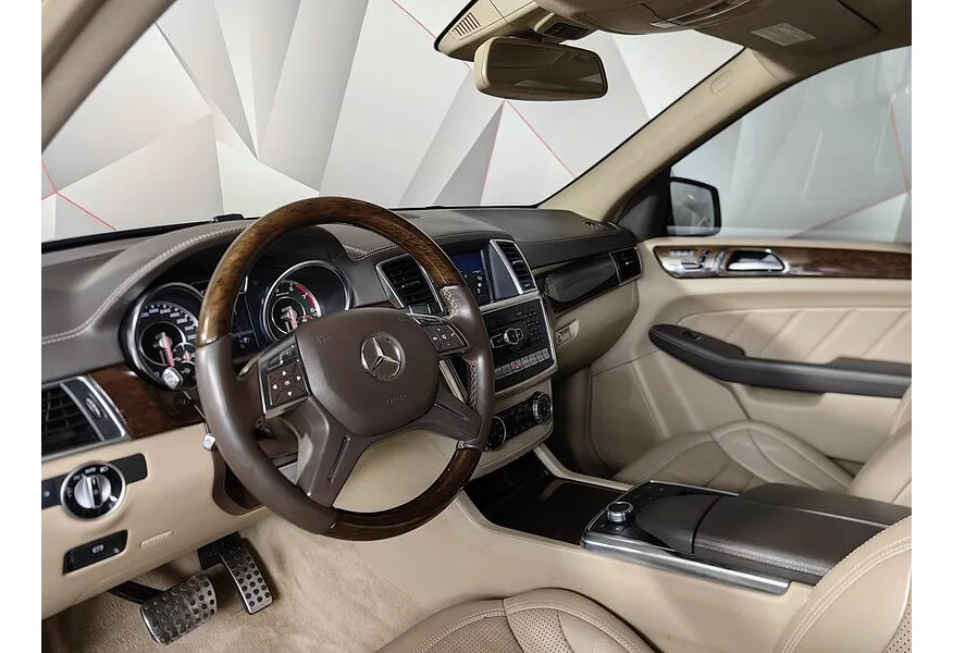 Mercedes-Benz M-Класс ML 63 AMG Speedshift Plus 7G-Tronic (525 л.с.) Черный в АВИЛОН. Слайд №17