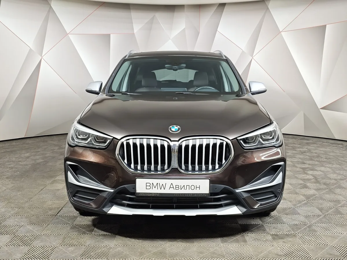 BMW X1 25i xDrive AT (231 л.с.) Коричневый в АВИЛОН. Слайд №3