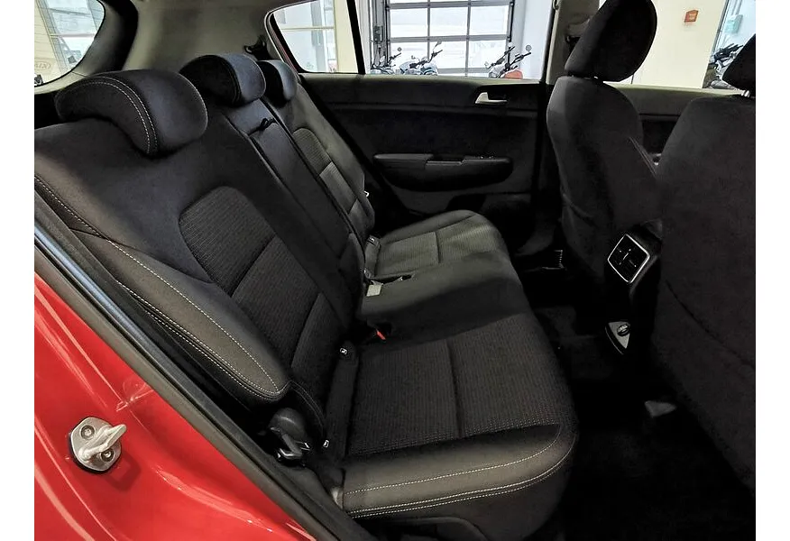 Kia Sportage 2.0 MPI AT 4WD (150 л.с.) Luxe Красный в АВИЛОН. Слайд №15