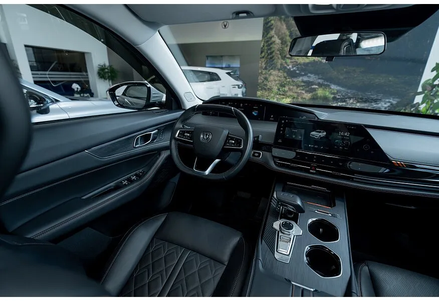 Changan UNI-K 2.0 AT 4WD (226 л.с.) Tech Серый в АВИЛОН. Слайд №4