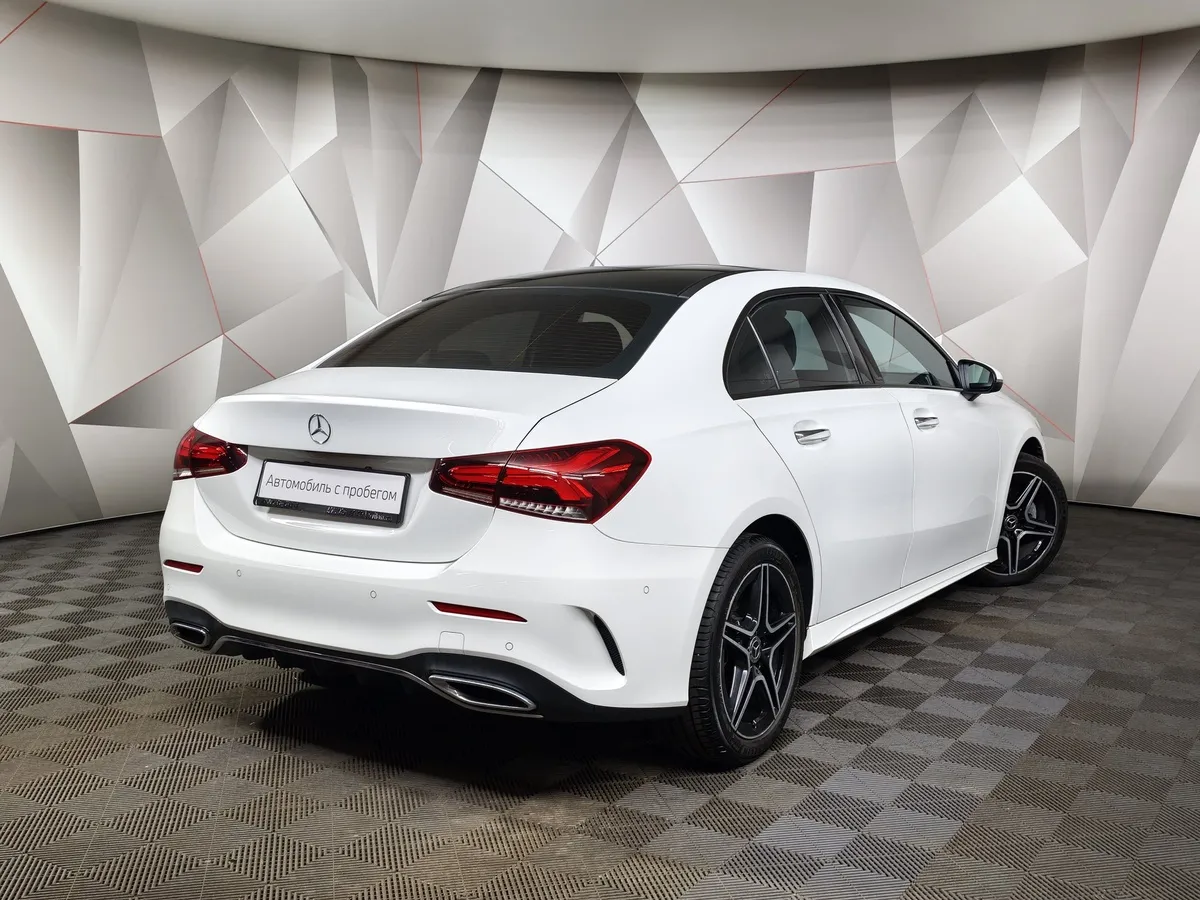 Mercedes-Benz A-Класс A 200 7G-DCT (150 л.с.) Sport Белый в АВИЛОН. Слайд №2