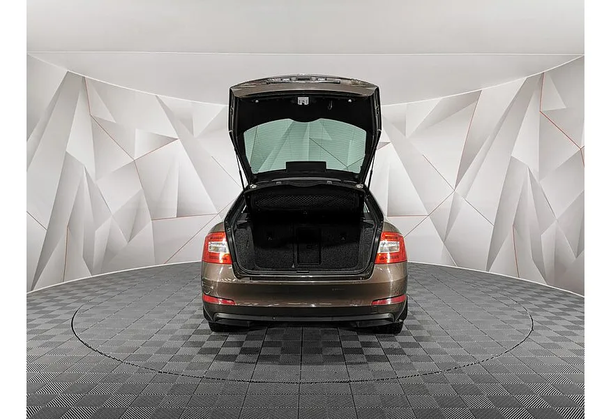 Skoda Octavia 1.4 TSI DSG (140 л.с.) Коричневый в АВИЛОН. Слайд №12