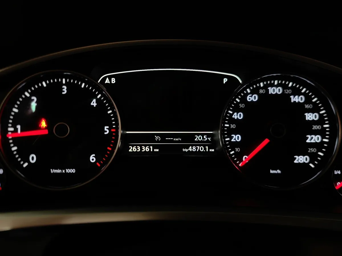 Volkswagen Touareg 3.0 TDI Tiptronic 4Motion (204 л.с.) Коричневый в АВИЛОН. Слайд №18