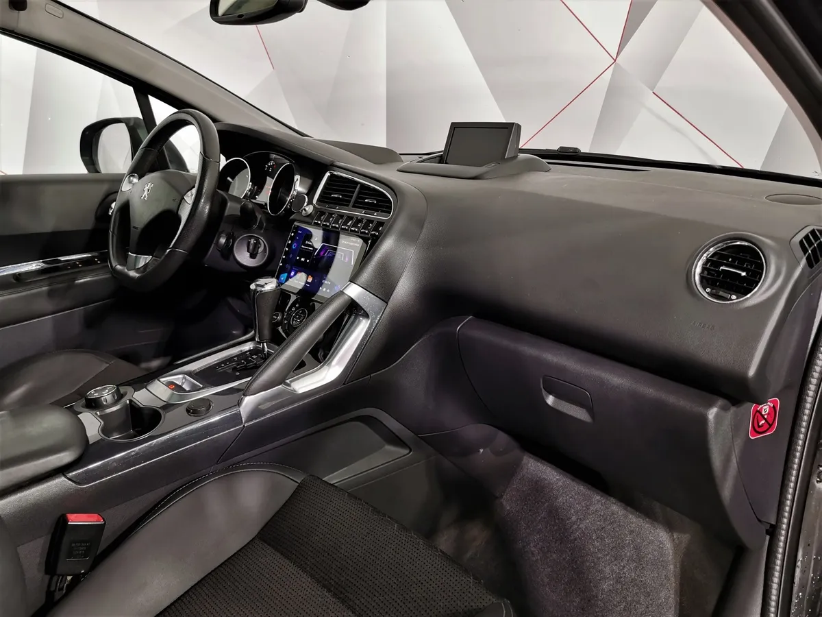 Peugeot 3008 1.6 THP AT (150 л.с.) Черный в АВИЛОН. Слайд №12