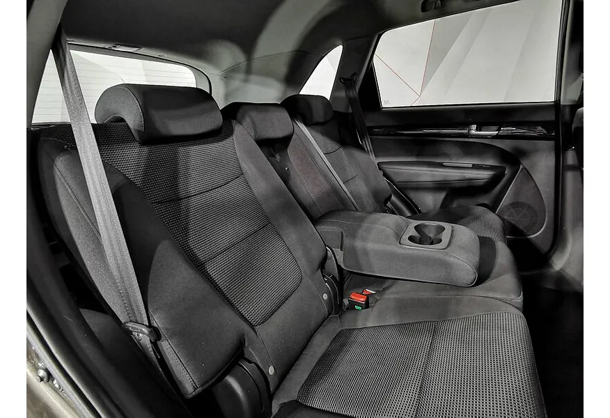 Kia Sorento 2.4 AT 4WD (175 л.с.) Luxe Бежевый в АВИЛОН. Слайд №16