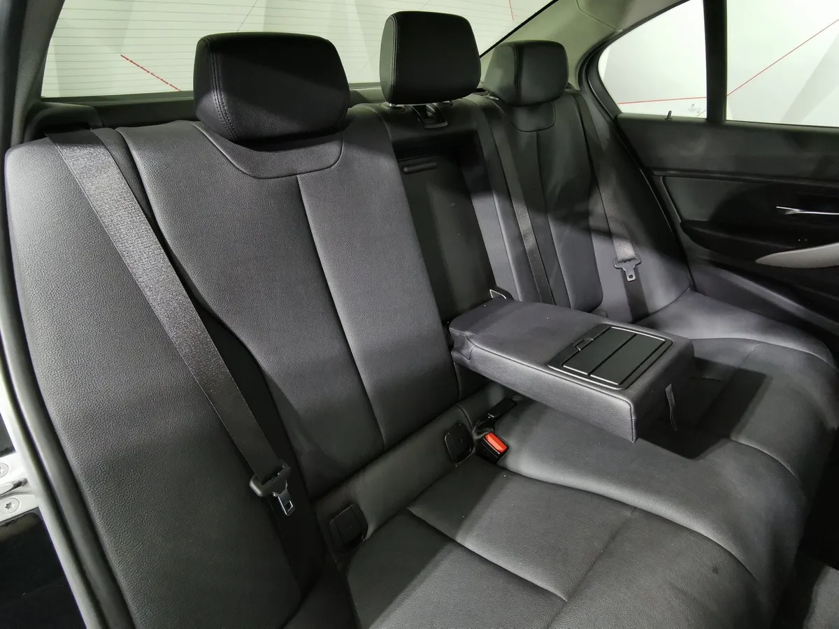 BMW 3 серия 318i AT (136 л.с.) Черный в АВИЛОН. Слайд №14