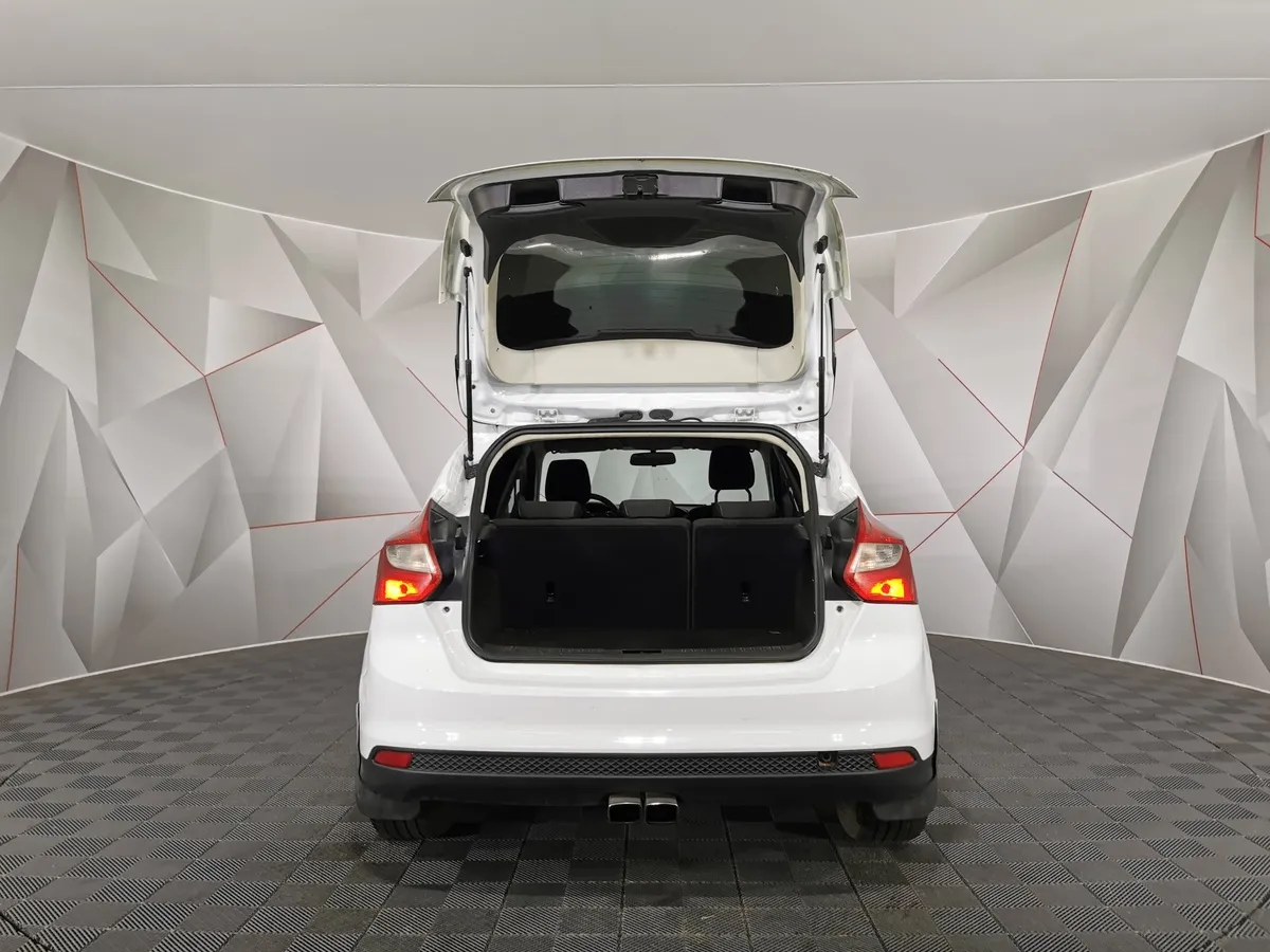 Ford Focus 1.6 MT (105 л.с.) Trend Белый в АВИЛОН. Слайд №11