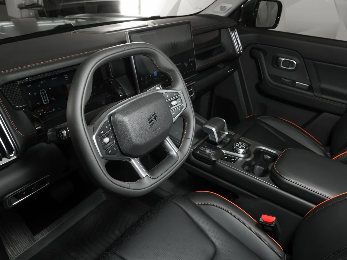JETOUR T1 2.0T AT 4WD (245 л.с.) Лимитированная серия Черный в АВИЛОН. Слайд №5