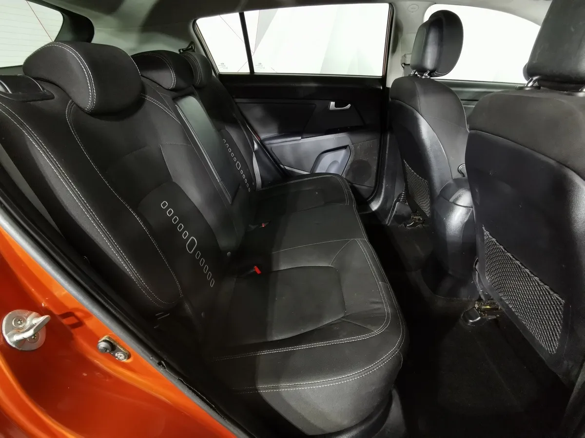 Kia Sportage 2.0 AT 4WD (150 л.с.) Luxe Оранжевый в АВИЛОН. Слайд №15