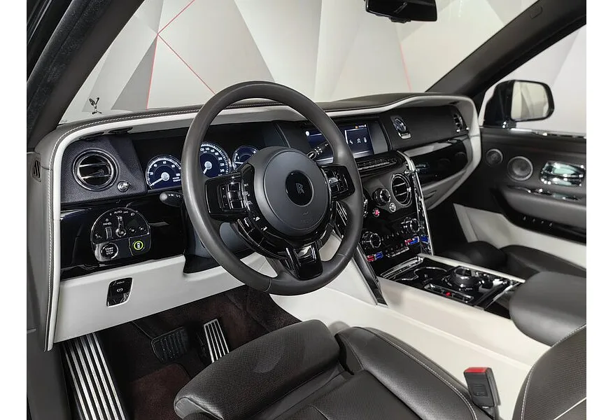 Rolls-Royce Cullinan 6.75 AT AWD (571 л.с.) Individual Черный в АВИЛОН. Слайд №19