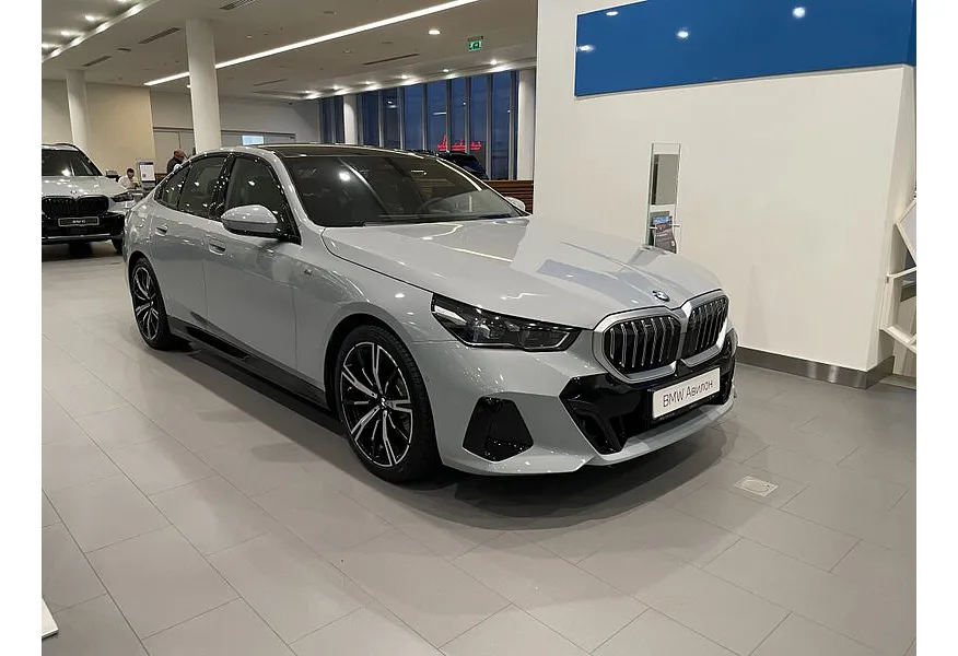АВИЛОН - BMW 5 серия 530i xDrive AT (252 л.с.) Серый - slide 9445335