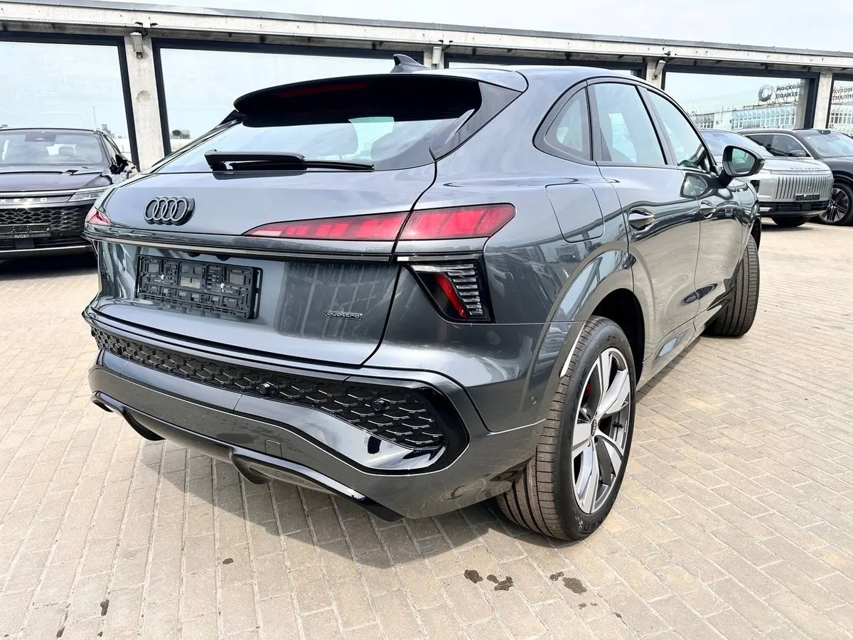 Audi Q3 Sportback 2.0 TFSI S-tronic quattro (265 л.с.) Серый в АВИЛОН. Слайд №4