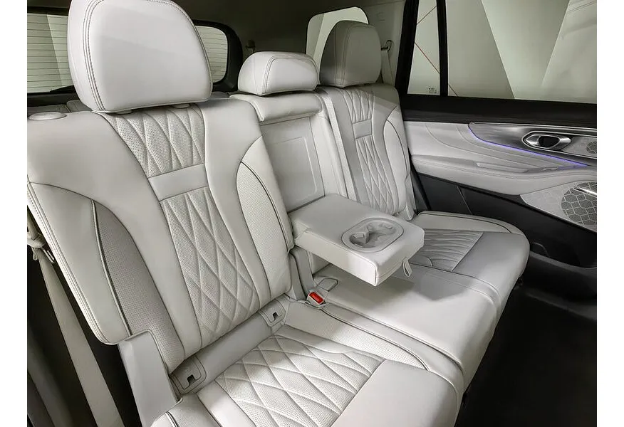 GAC GS8 2.0T 4WD (231 л.с.) GT Черный в АВИЛОН. Слайд №17