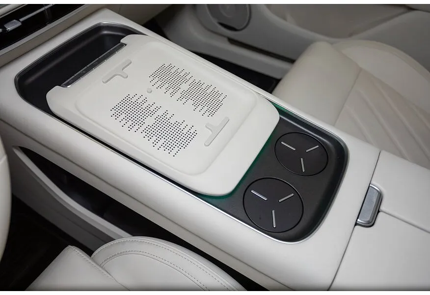 Voyah Free EVR 1.5 AT AWD (510 л.с.) Sport + Черный в АВИЛОН. Слайд №15