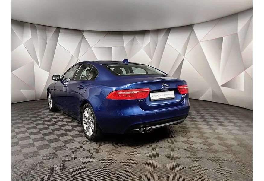 Jaguar XE 2.0 D AT AWD (180 л.с.) S Синий в АВИЛОН. Слайд №4