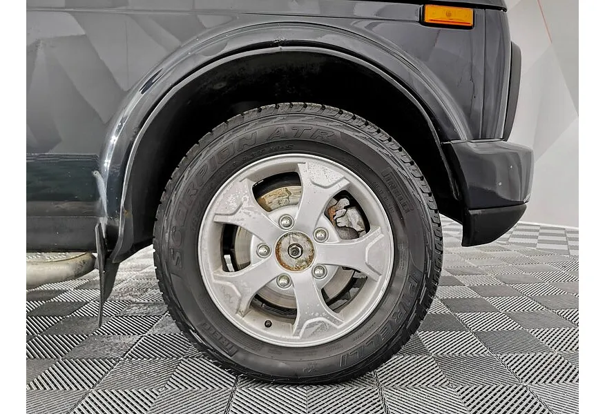 ВАЗ (Lada) 4x4 1.7 MT 8 кл. (83 л.с.) Зеленый в АВИЛОН. Слайд №9