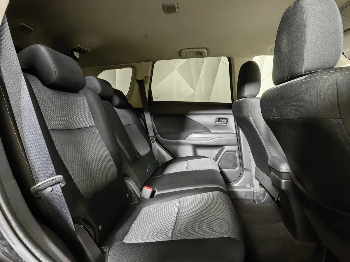 Mitsubishi Outlander 2.0 CVT (146 л.с.) Invite Черный в АВИЛОН. Слайд №16