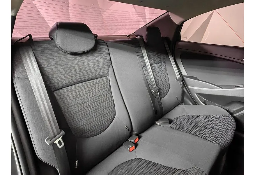 Hyundai Solaris 1.6 AT (123 л.с.) Comfort Черный в АВИЛОН. Слайд №13
