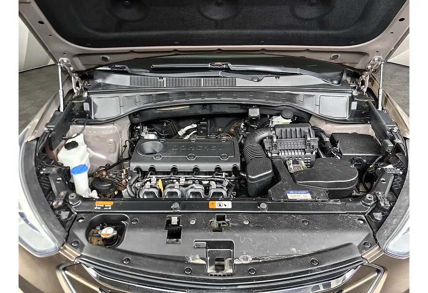 Hyundai Santa Fe 2.4 AT 4WD (175 л.с.) Sport Золотой в АВИЛОН. Слайд №11