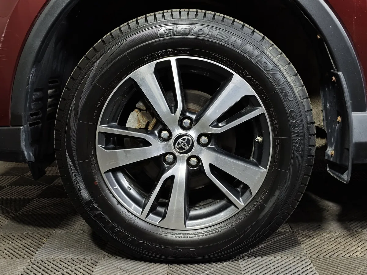 Toyota RAV4 2.0 CVT (146 л.с.) Красный в АВИЛОН. Слайд №9
