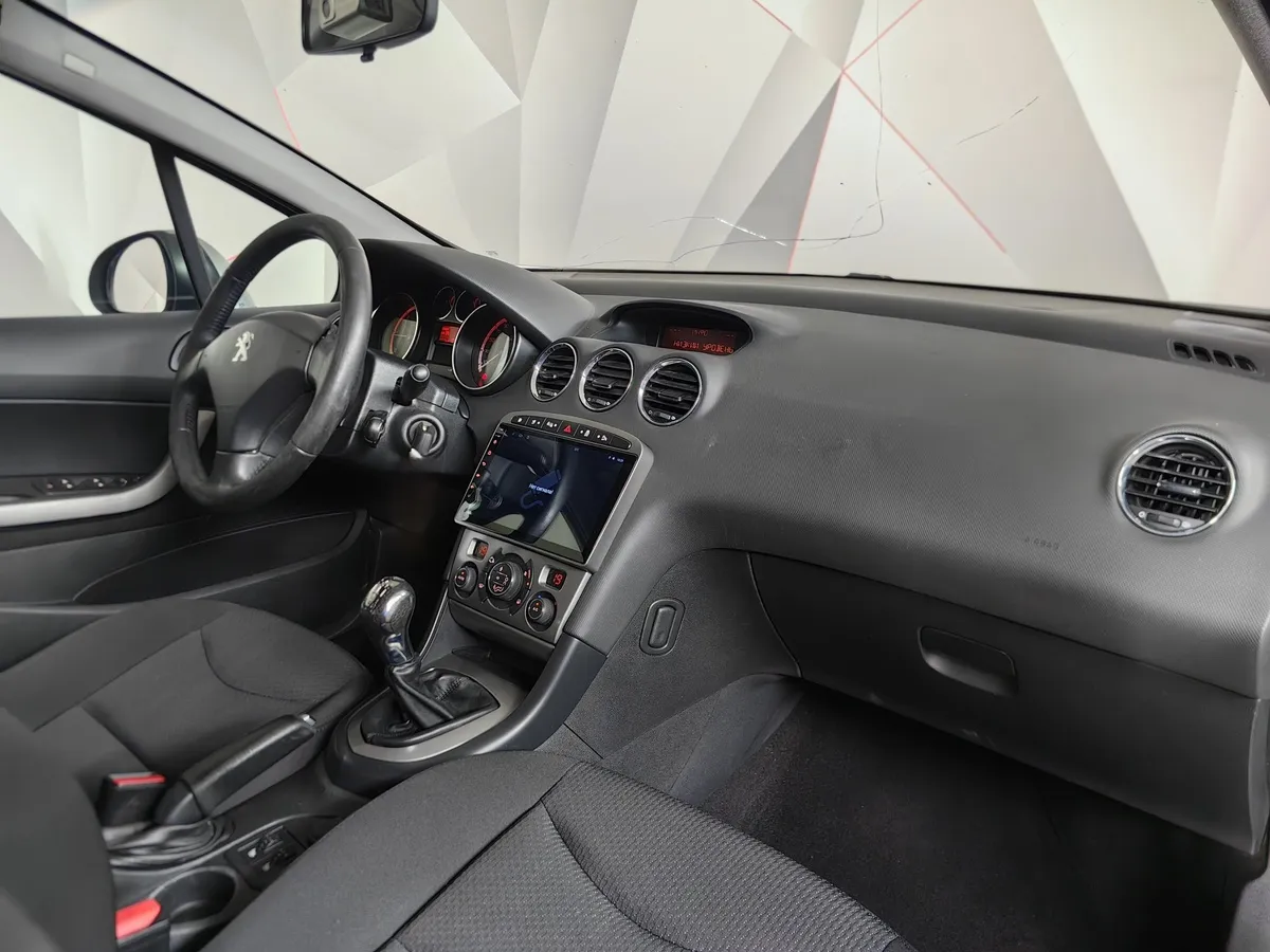 Peugeot 408 1.6 HDI MT (112 л.с.) Серебристый в АВИЛОН. Слайд №12