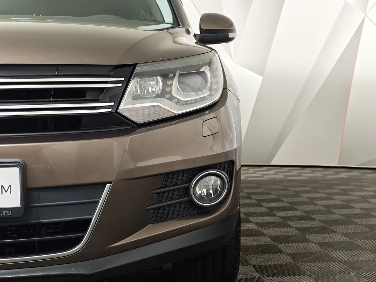 Volkswagen Tiguan 2.0 TSI 4Motion AT (180 л.с.) Sport & Style Коричневый в АВИЛОН. Слайд №10