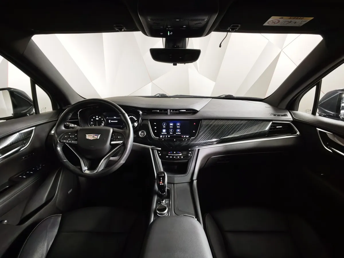 Cadillac XT6 2.0T AT AWD (200 л.с.) Sport Черный в АВИЛОН. Слайд №13