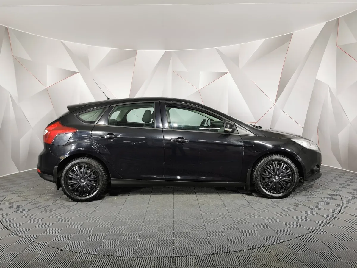 Ford Focus 1.6 PowerShift (105 л.с.) Trend Черный в АВИЛОН. Слайд №6