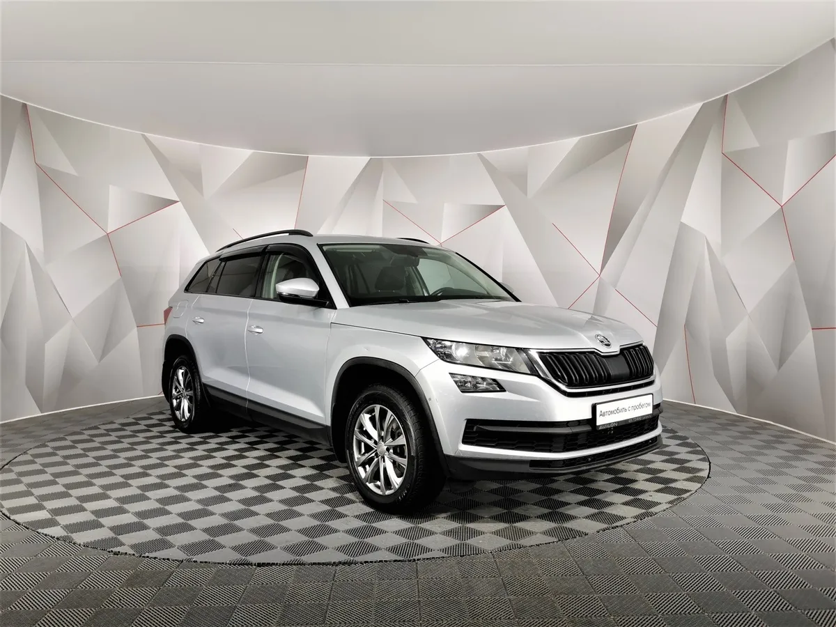 Skoda Kodiaq 1.4 TSI DSG 4X4 (150 л.с.) Серый в АВИЛОН. Слайд №3
