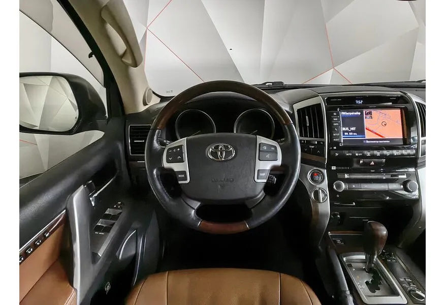 Toyota Land Cruiser 4.5 Twin-Turbo D AT 4WD (5 мест) (235 л.с.) Престиж Черный в АВИЛОН. Слайд №19