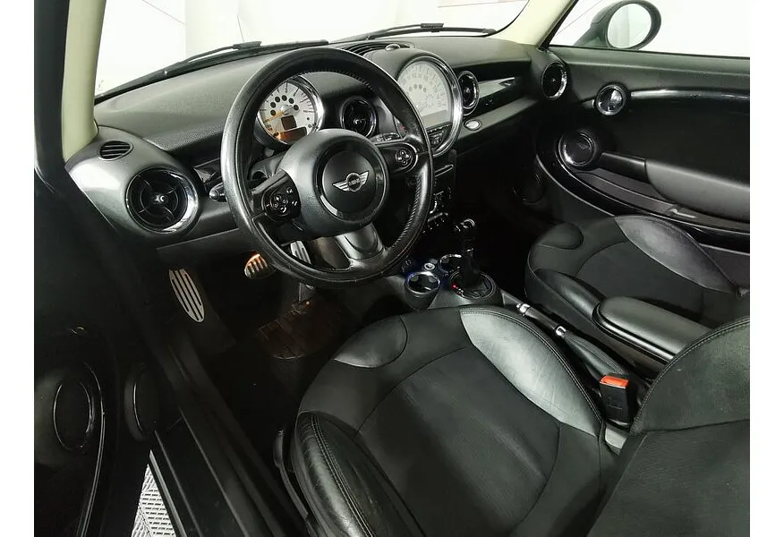 АВИЛОН - MINI Clubman 2.0 AT (192 л.с.) Коричневый - slide 7