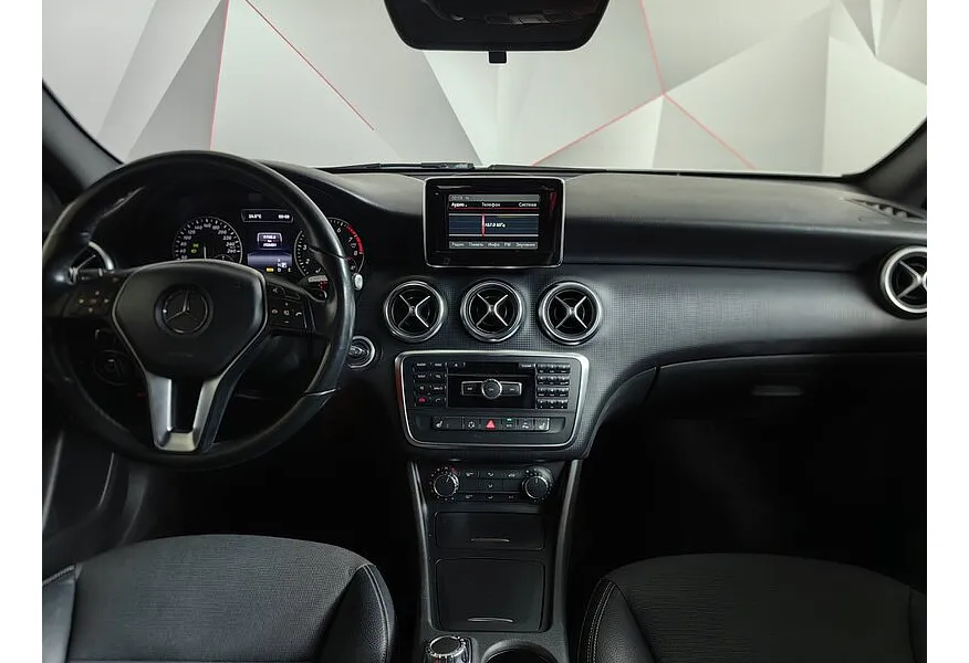 Mercedes-Benz A-Класс 180 7G-DCT (122 л.с.) Белый в АВИЛОН. Слайд №15