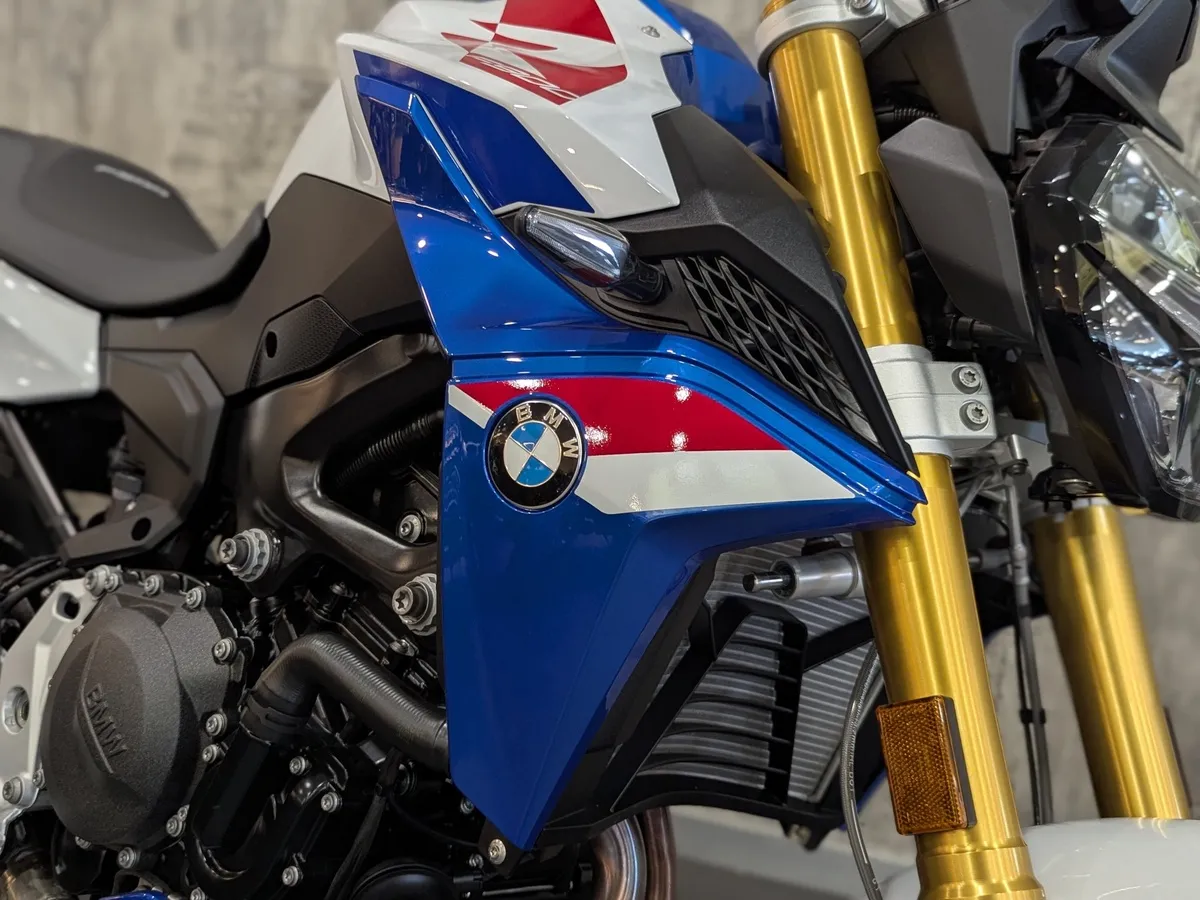 BMW Motorrad F 900 R F 900 R 895 см³ 895 Белый в АВИЛОН. Слайд №4