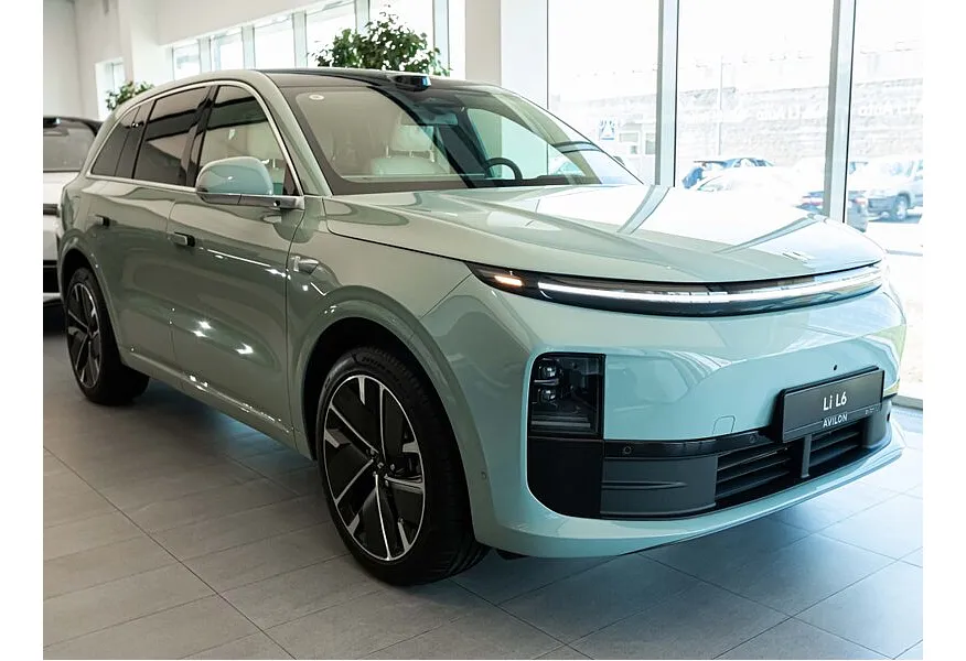Li Auto L6 1.5 AT 4WD (150 л.с.) Pro Голубой в АВИЛОН. Слайд №2