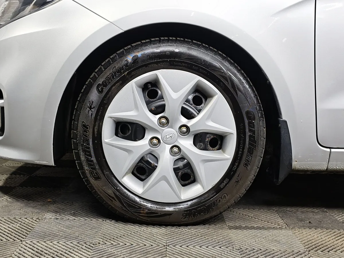 Kia Rio 1.6 6MT (123 л.с.) Серебристый в АВИЛОН. Слайд №9