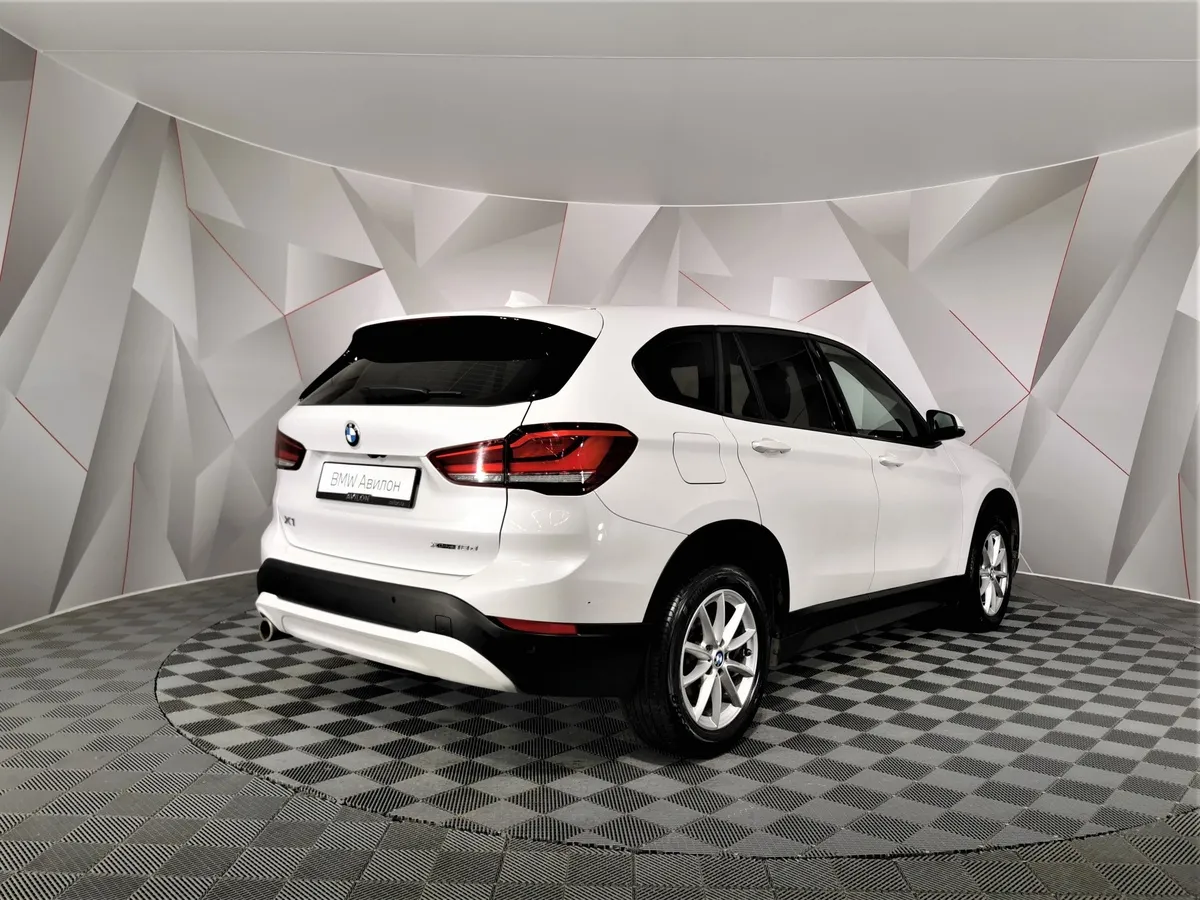 BMW X1 18d xDrive (150 л.с.) Advantage Белый в АВИЛОН. Слайд №2
