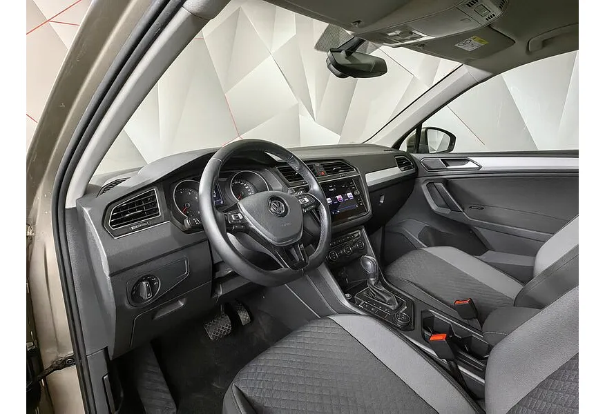 Volkswagen Tiguan 1.4 TSI 4Motion DSG (150 л.с.) Comfortline Бежевый в АВИЛОН. Слайд №16