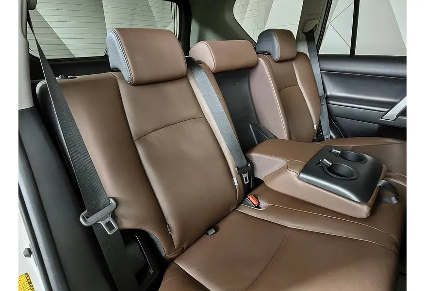 АВИЛОН - Toyota Land Cruiser Prado 2.8 D AT 4WD (5 мест) (177 л.с.) Комфорт Белый - slide 6