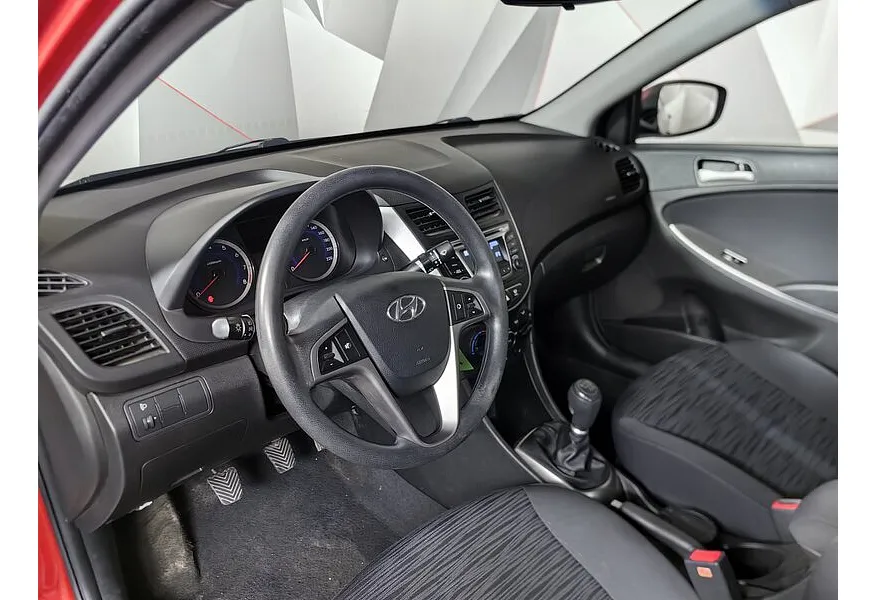 Hyundai Solaris 1.6 MT (123 л.с.) Comfort Красный в АВИЛОН. Слайд №19