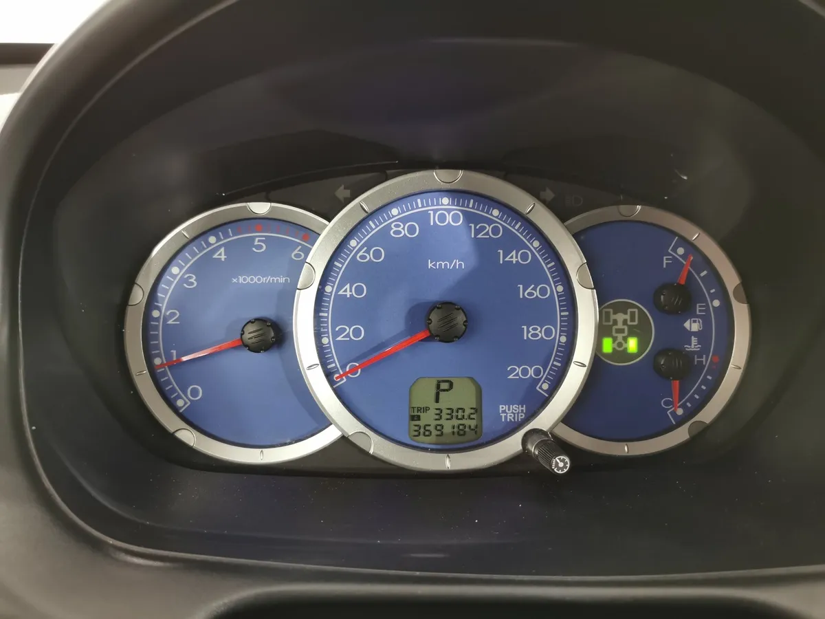 Mitsubishi L200 2.4 DID AT AWD (154 л.с.) DC Intense Серебристый в АВИЛОН. Слайд №17
