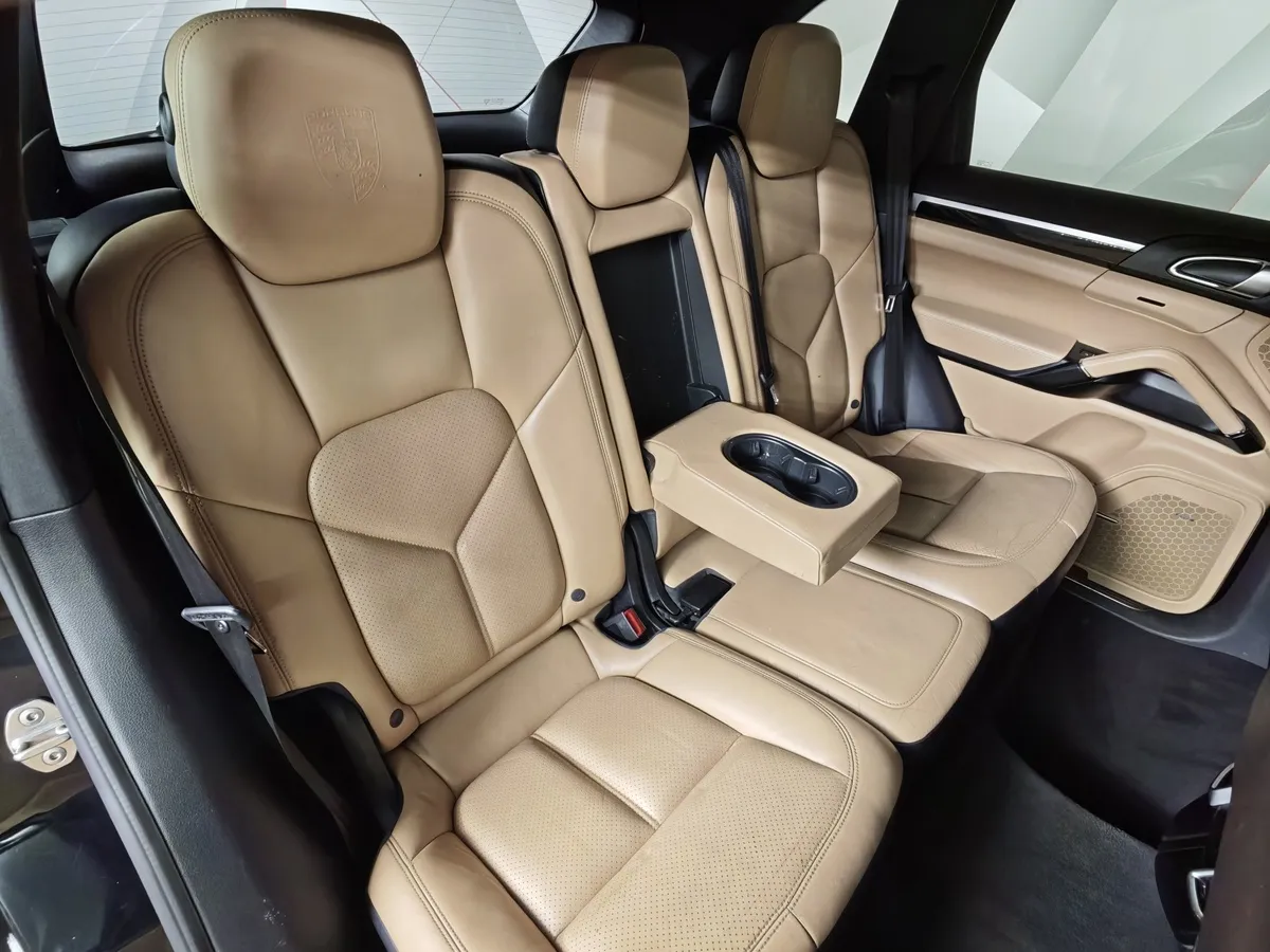 Porsche Cayenne Diesel 3.0 Tiptronic S AWD (245 л.с.) Черный в АВИЛОН. Слайд №16