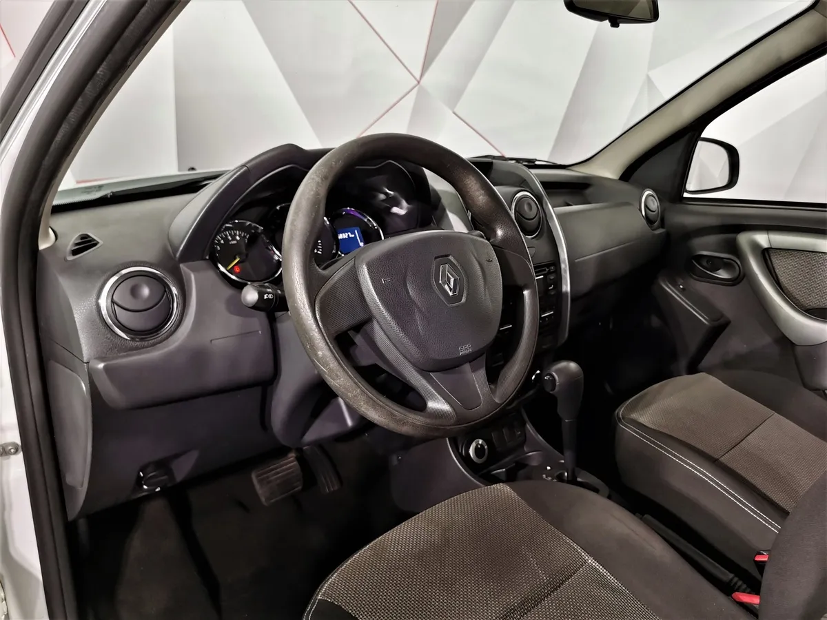 Renault Duster 2.0 AT 4x4 (143 л.с.) Luxe Privilege Белый в АВИЛОН. Слайд №17