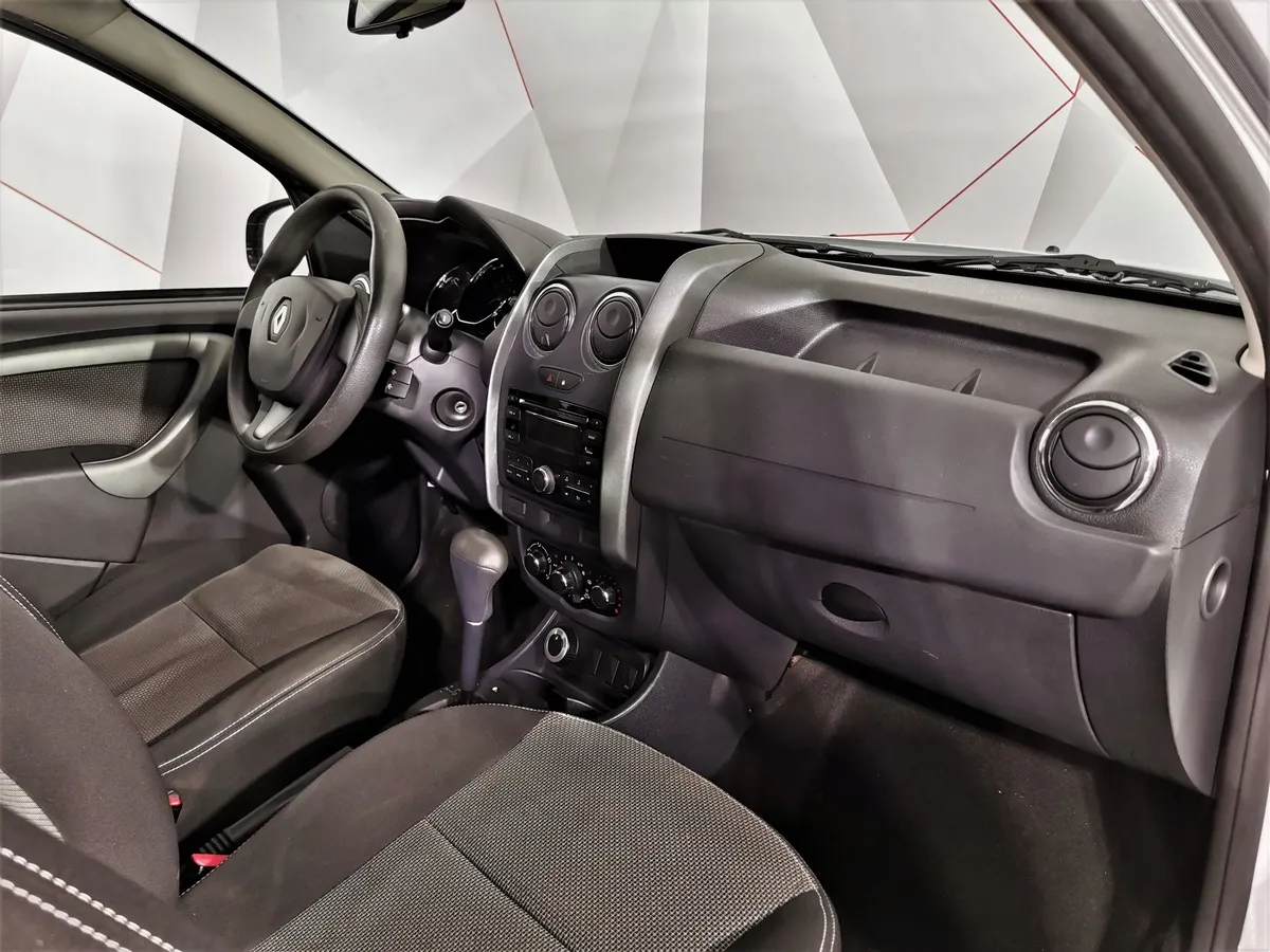 Renault Duster 2.0 AT 4x4 (143 л.с.) Luxe Privilege Белый в АВИЛОН. Слайд №11