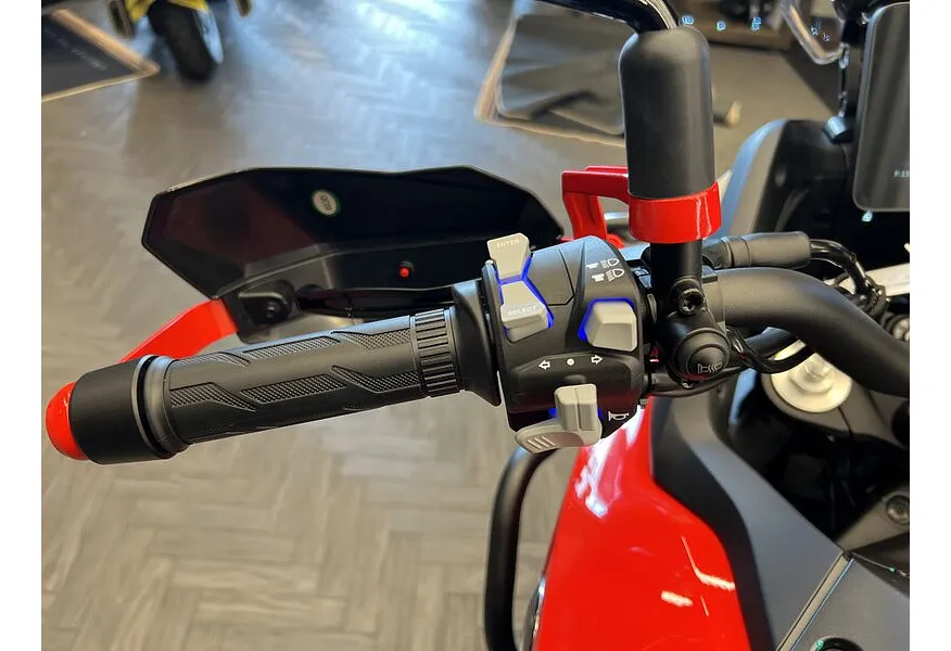 QJMOTOR SVT 650X 650 см³ (76 л.с.) 650 в АВИЛОН. Слайд №11