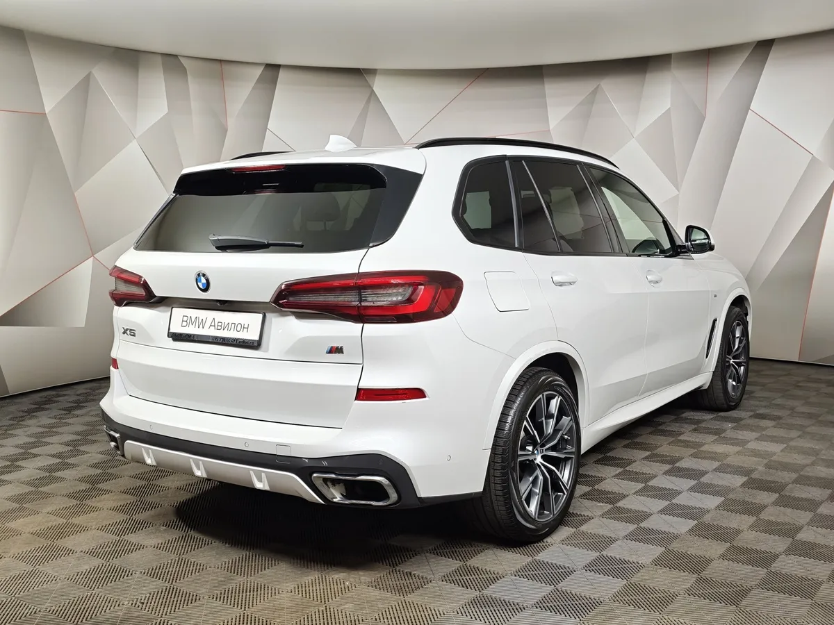 BMW X5 xDrive40i Steptronic (340 л.с.) Белый в АВИЛОН. Слайд №2