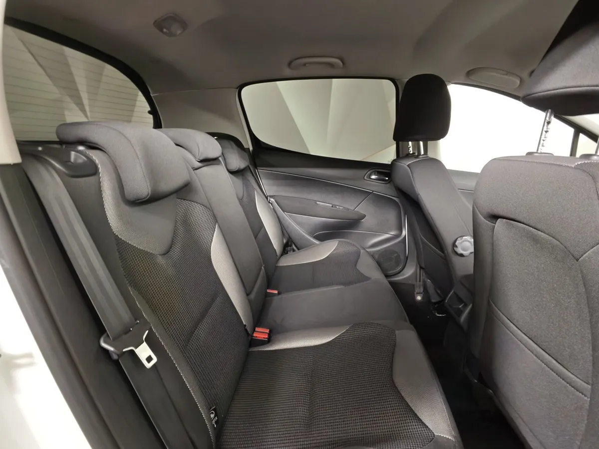 Peugeot 308 1.6 VTi AT (120 л.с.) Белый в АВИЛОН. Слайд №16