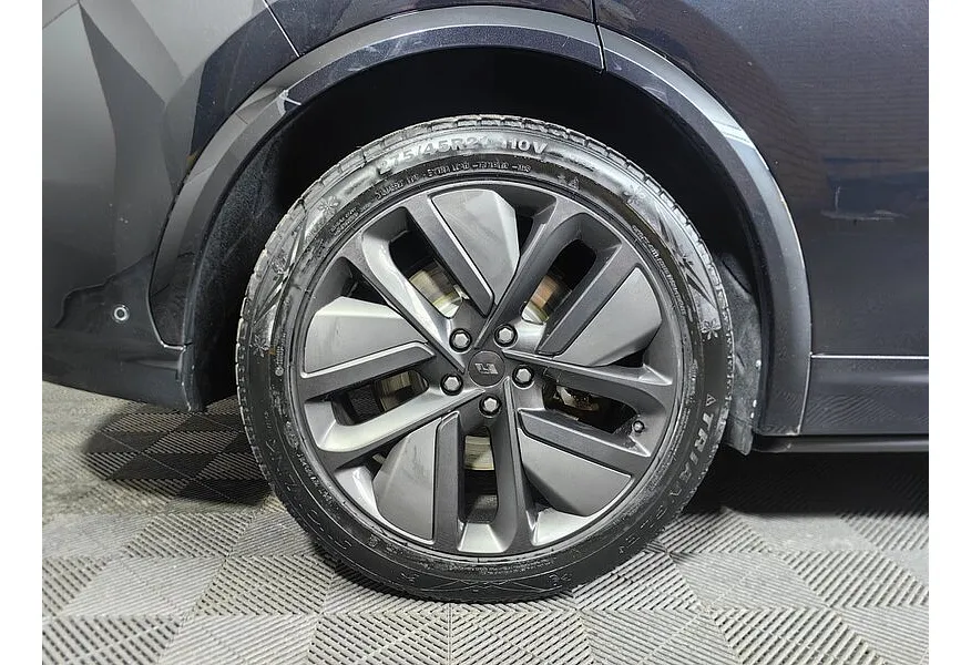 Li Auto L7 1.5 AT 4WD (449 л.с.) Max Черный в АВИЛОН. Слайд №9